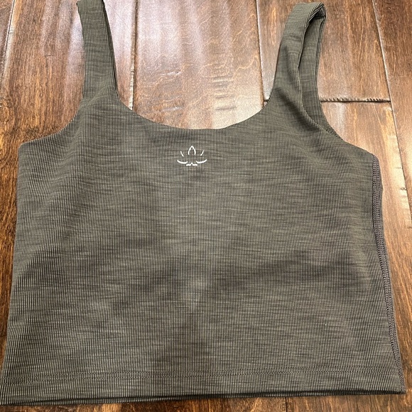 Beyond Yoga Heather Rib Keep It Simple Cropped Tank Dark Grey size XS - Picture 5 of 6